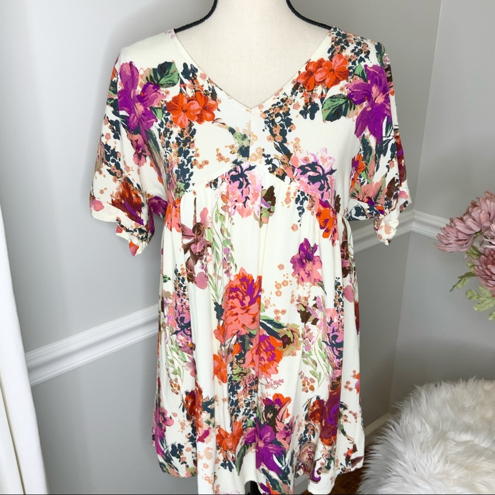 Andree’  Floral short sleeve tunic top